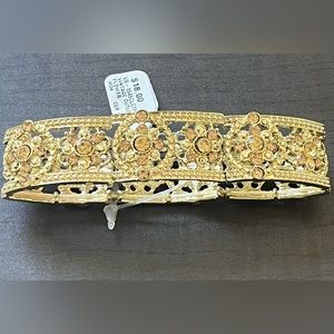 Francesca’s Gold Stretch Jeweled Bracelet